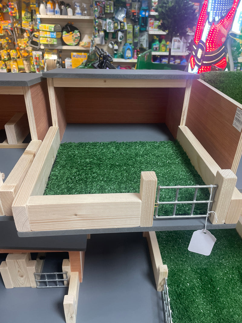 GF Farm Small Cattle Paddock Field 1:32 Scale - 300 x 400mm (Accessories Not Included)