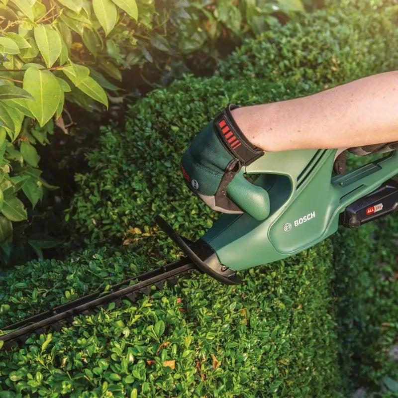 Bosch Easyhedgecut Cordless Battery Operateed Hedgecutter -