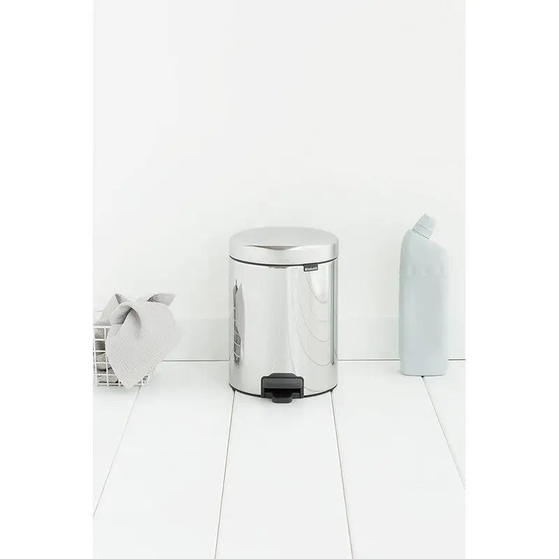 Brabantia Pedal Bin Newclon - 5 Litre - Brilliant Steel -