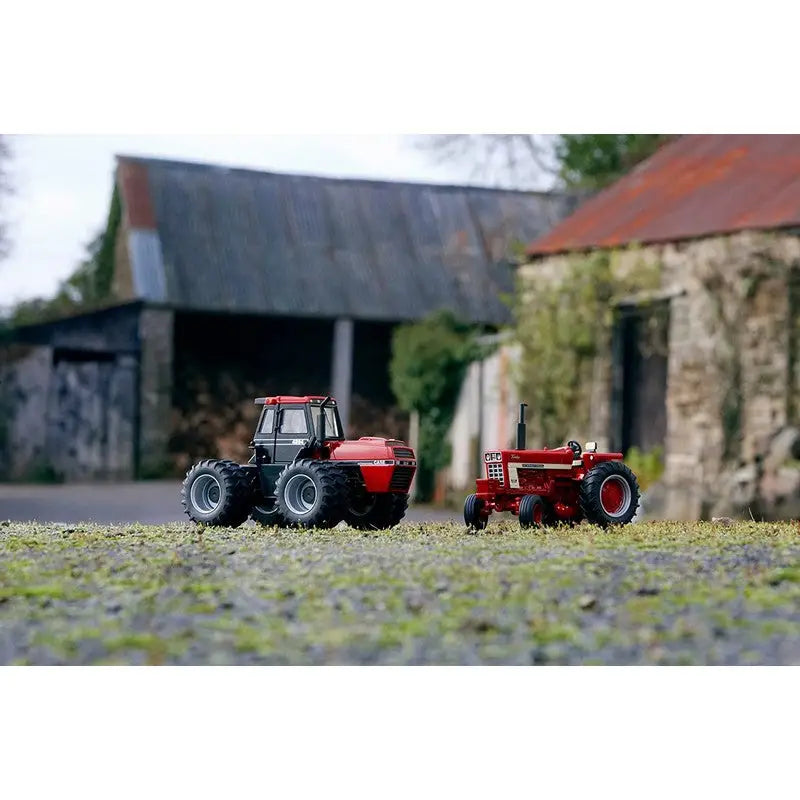 Britains Case International 4894 Tractor 1:32 Scale - Toys