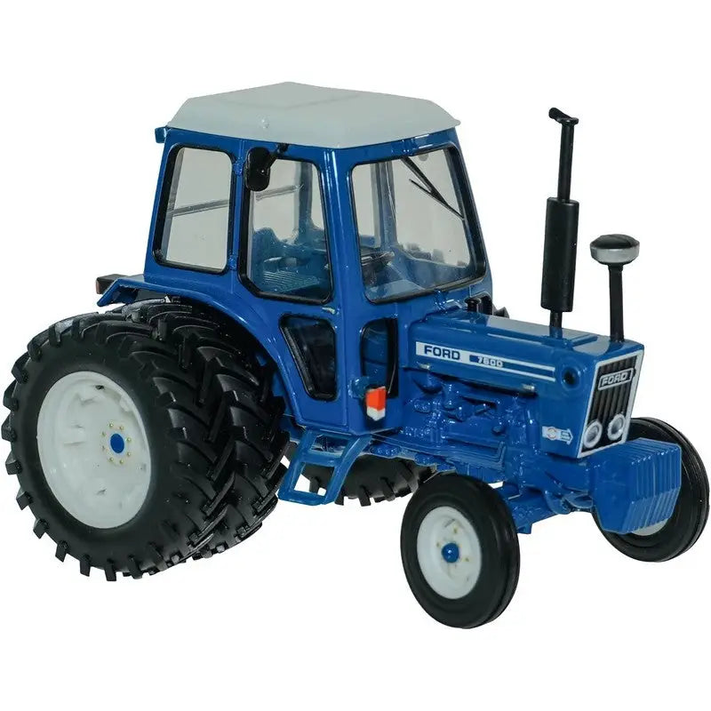 Britains Ford 7600 with Dual Wheels 1:32 Scale - Toys >>