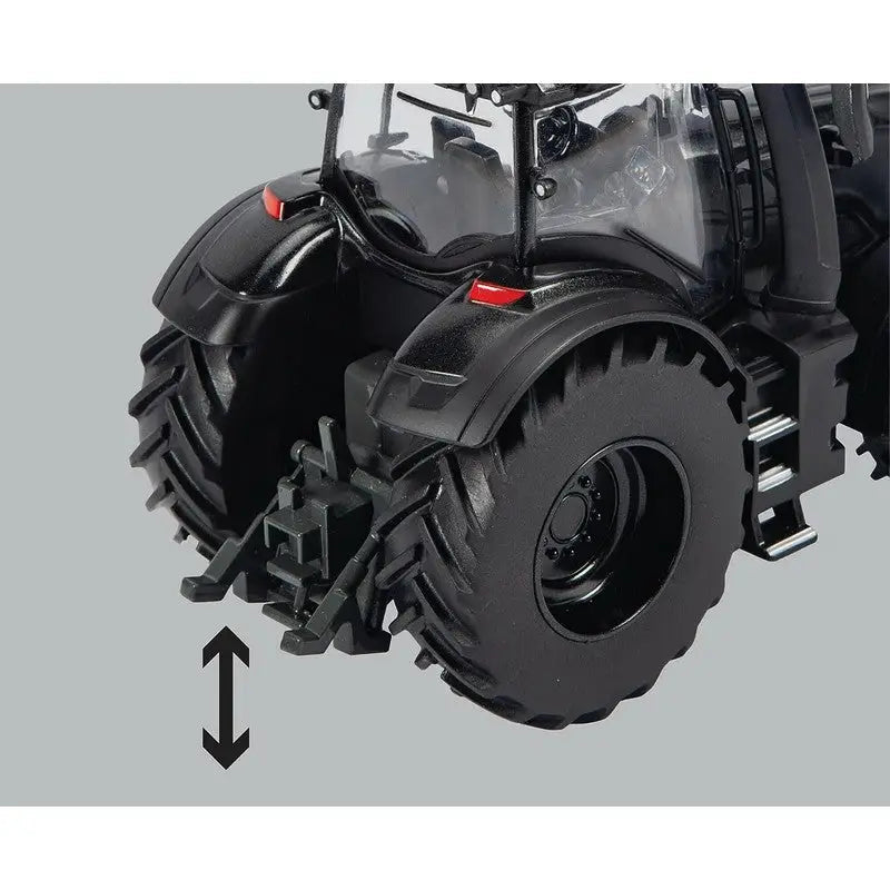 Britain’s Valtra Q305 Versu Tractor Playset 1:32 Scale -