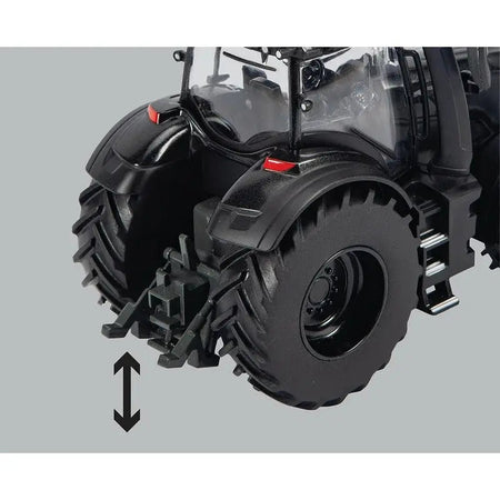 Britain’s Valtra Q305 Versu Tractor Playset 1:32 Scale -