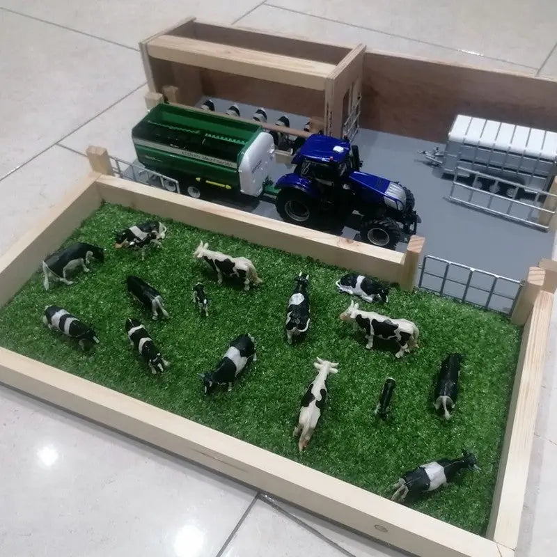 GF Farm Large Cattle Livestock Farm 1:32 Scale - 600 x