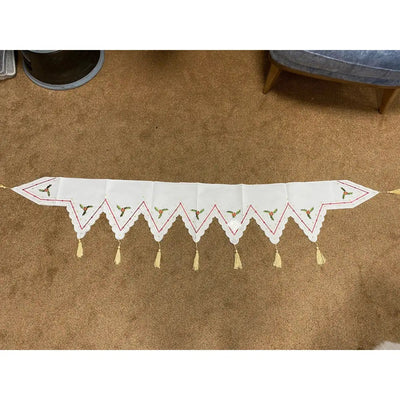 Holly Mantle Runner White With Gold Tassels 30 x 180cm -