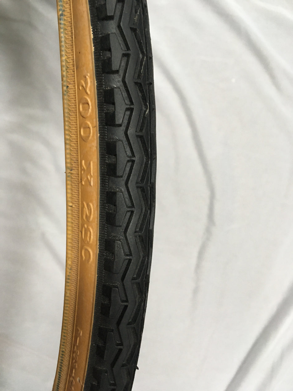 700 X 28C Zig Zag Gumwall Tyre