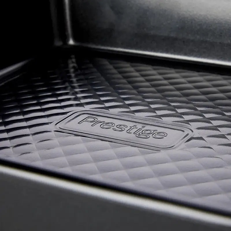 Prestige Inspire Square Cake Tin 9’ 24x24x4.5cm / 9x9x1.5’