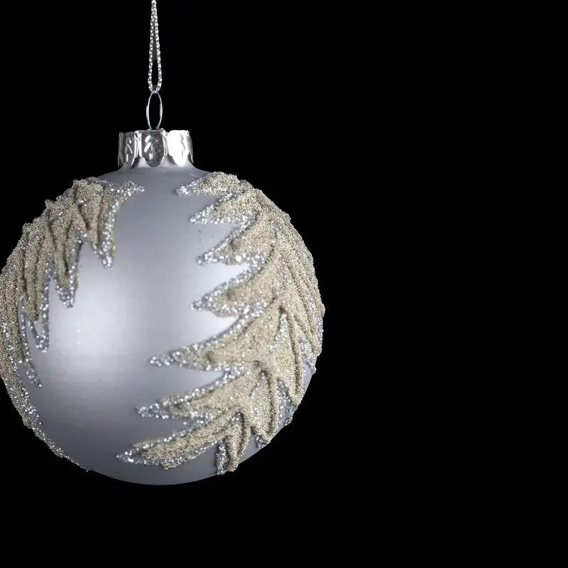 Silver Glass Bauble With Leaf & Glitter 8cm - Seasonal >>