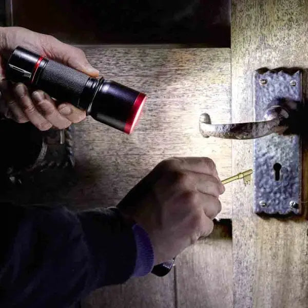 Smart Garden 320 Lumen Mega-Beam Pocket Torch (Silver