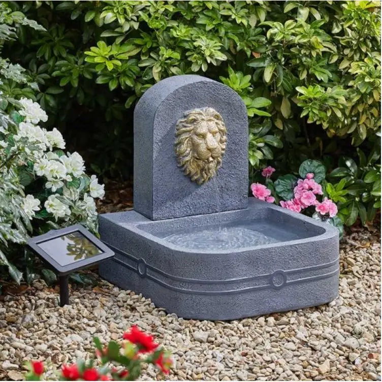 Smart Garden Lions Head Watering Fountain - Garden Decor
