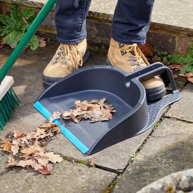 Smart Garden Wide Fronted Yard Step-On Dustpan - Dustpan